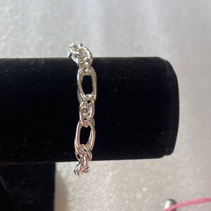 STERLING SILVER BRACELET W/ TOGGLE BAR CLOSURE. 8 inches long NIP